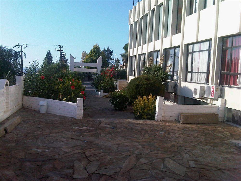 קוסדסי West Ada Hotel&Spa מראה חיצוני תמונה
