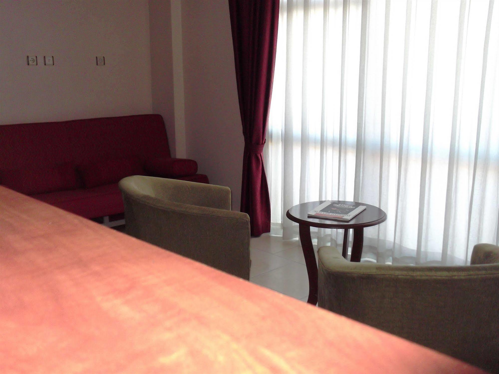 קוסדסי West Ada Hotel&Spa מראה חיצוני תמונה