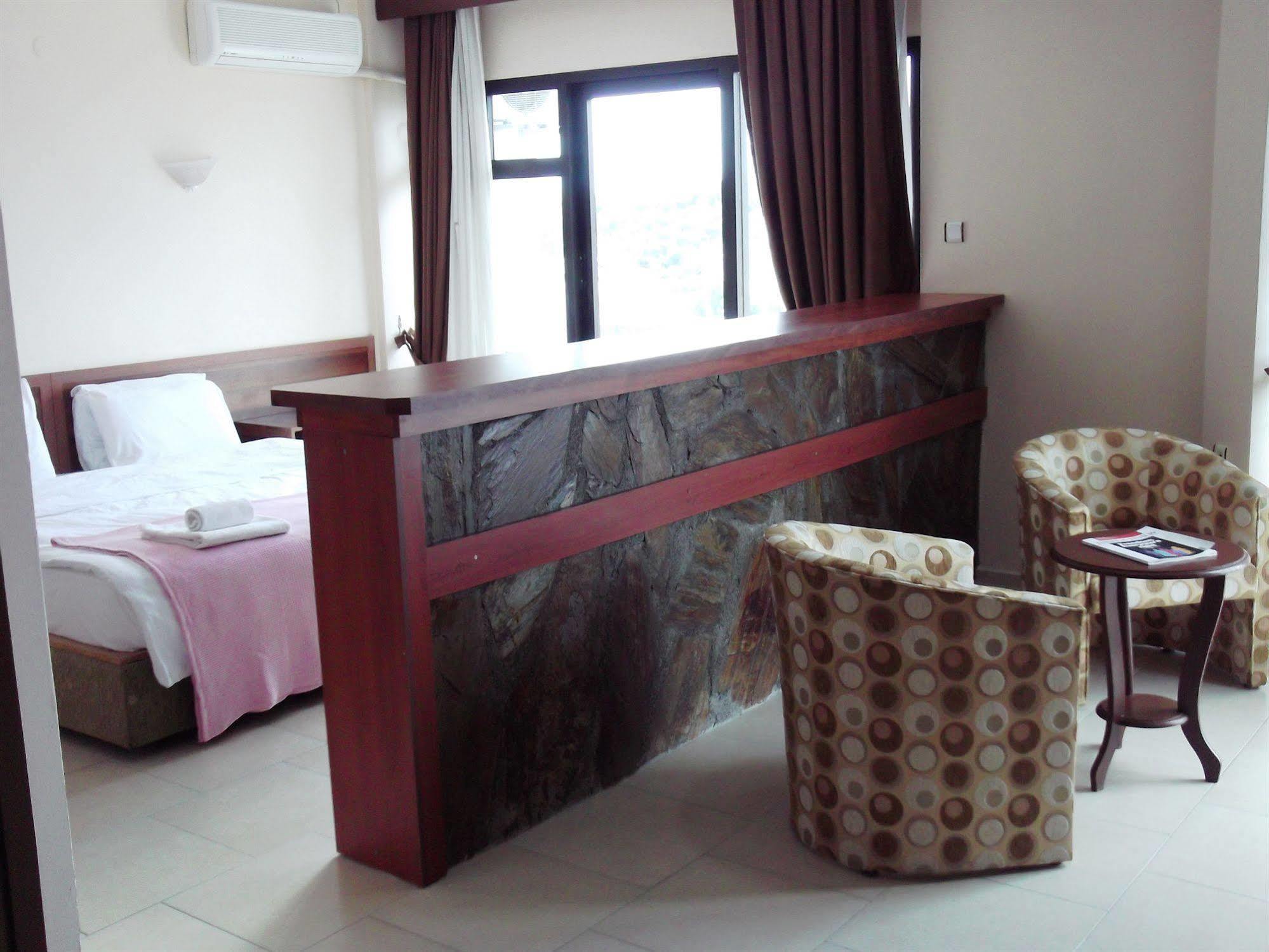קוסדסי West Ada Hotel&Spa מראה חיצוני תמונה