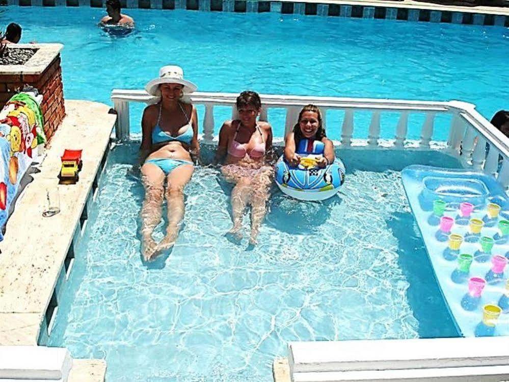 קוסדסי West Ada Hotel&Spa מראה חיצוני תמונה